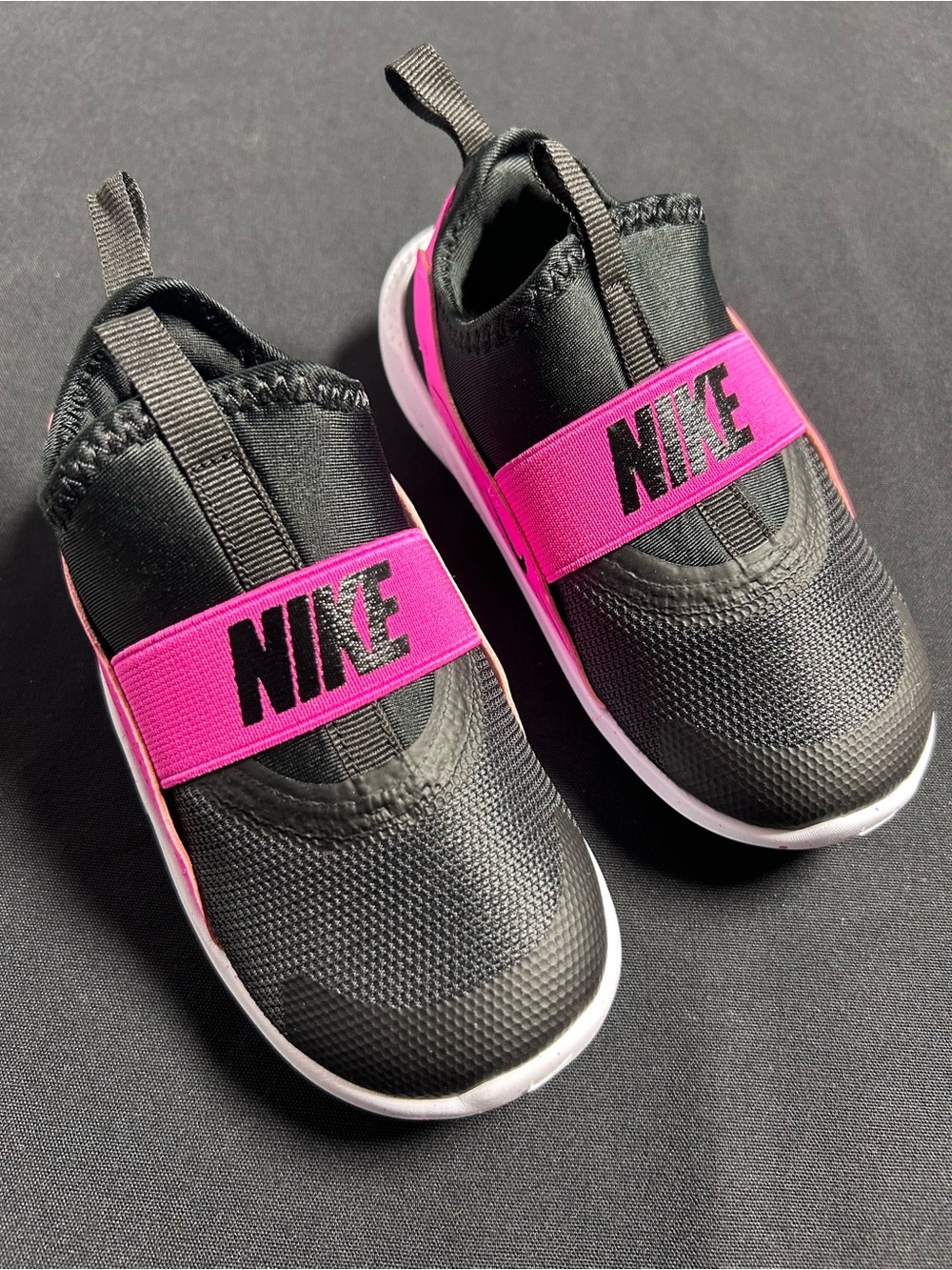 NWOB Nike Flex Runner Toddler Shoes Size 9C Black Pink Slip On Athletic